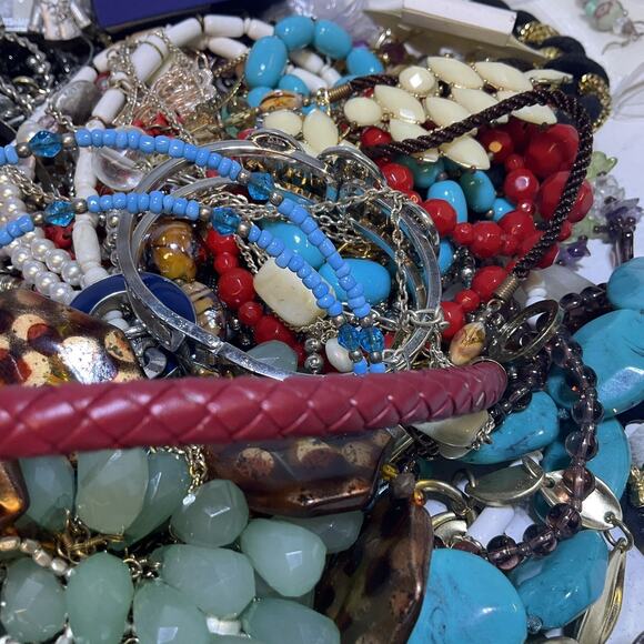 Vintage 10 pound jewelry mystery  lot most wearable pieces craft rhinestones - Picture 9 of 10